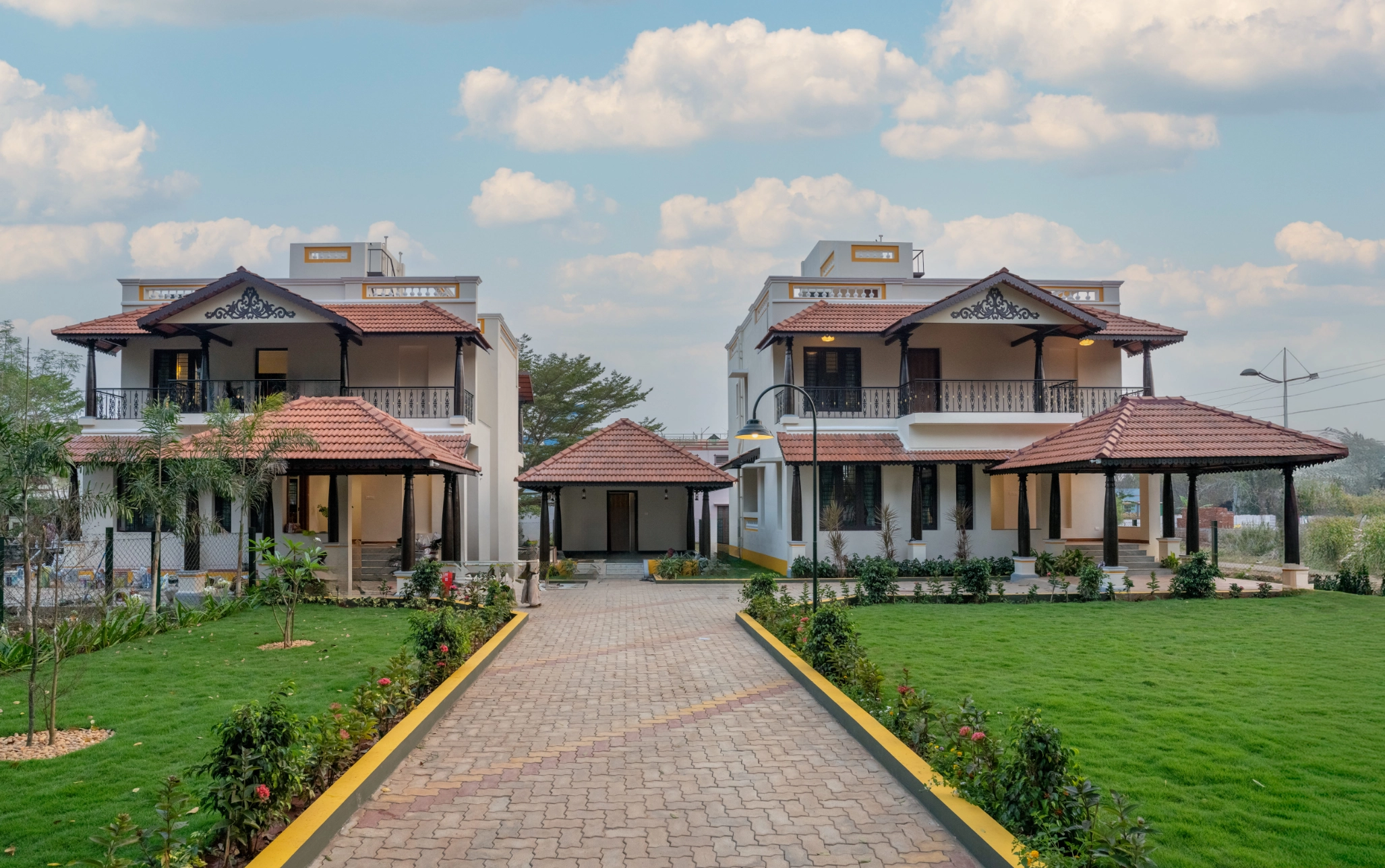 Entrance driveway of Nadhima Heritage Villas